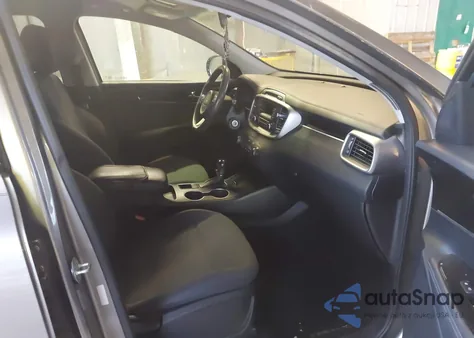 2016 Kia Sorento 2.4L L z USA, uszkodzony, nr VIN 5XYPG4A30GG058317